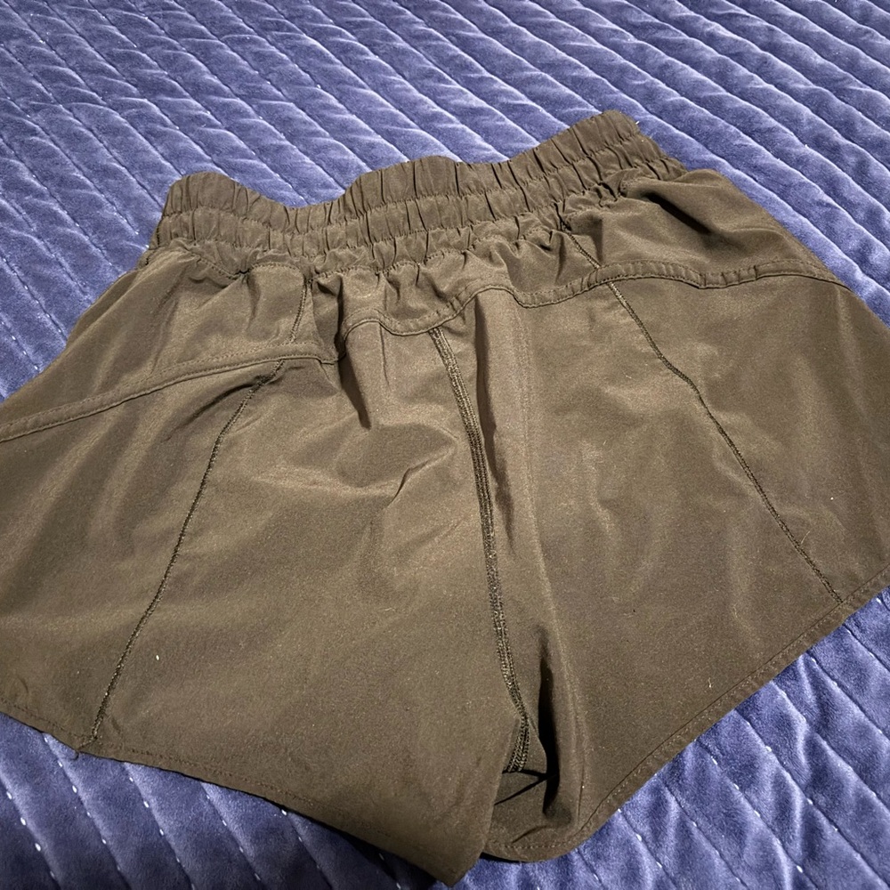 lululemon high rise track that short 3 inch